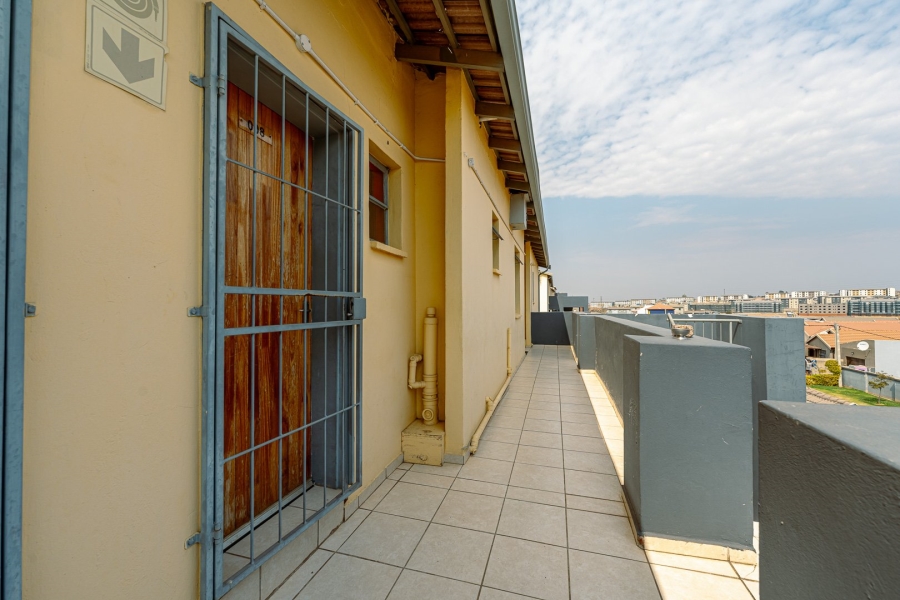 2 Bedroom Property for Sale in Fleurhof Gauteng