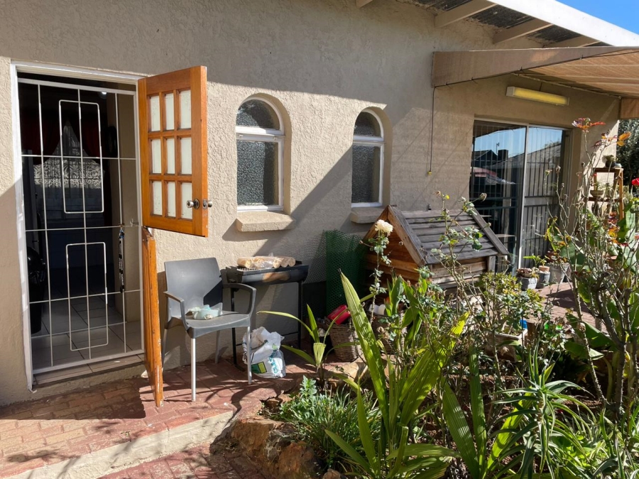 2 Bedroom Property for Sale in Raceview Gauteng