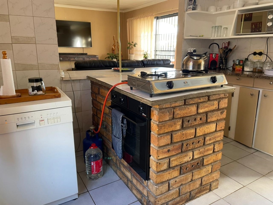 2 Bedroom Property for Sale in Raceview Gauteng