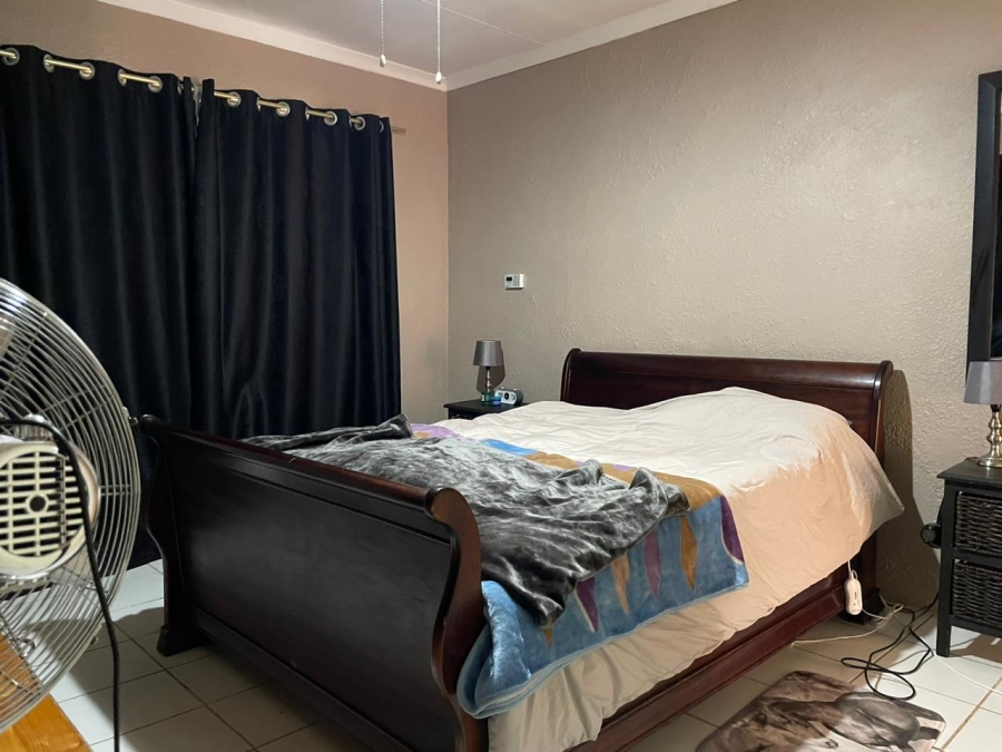 2 Bedroom Property for Sale in Raceview Gauteng
