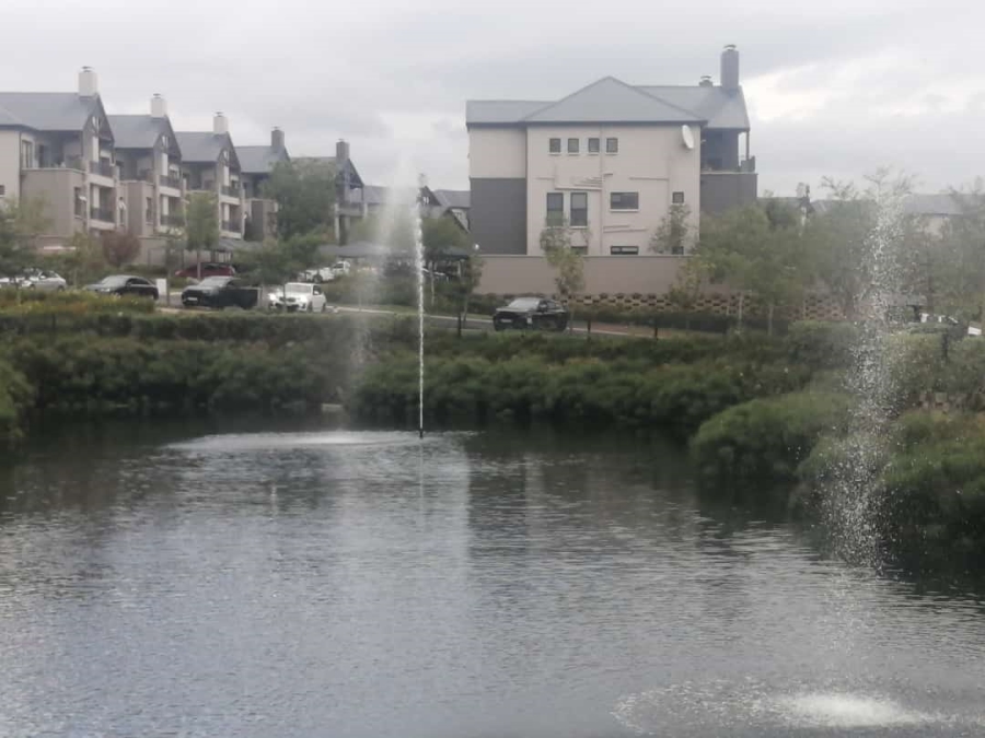 To Let 2 Bedroom Property for Rent in Waterfall Gauteng