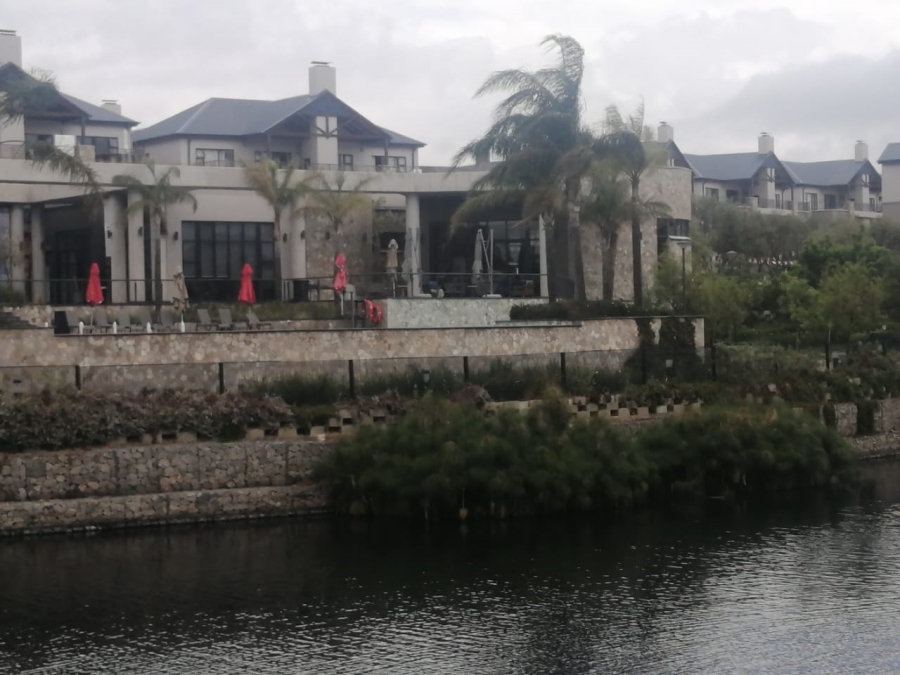 To Let 2 Bedroom Property for Rent in Waterfall Gauteng