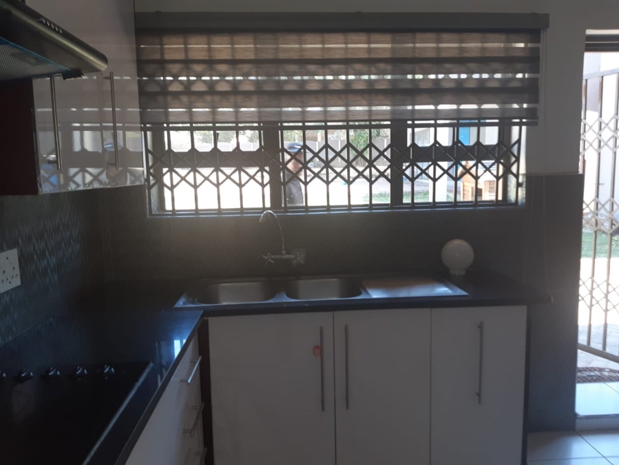 4 Bedroom Property for Sale in Mondeor Gauteng