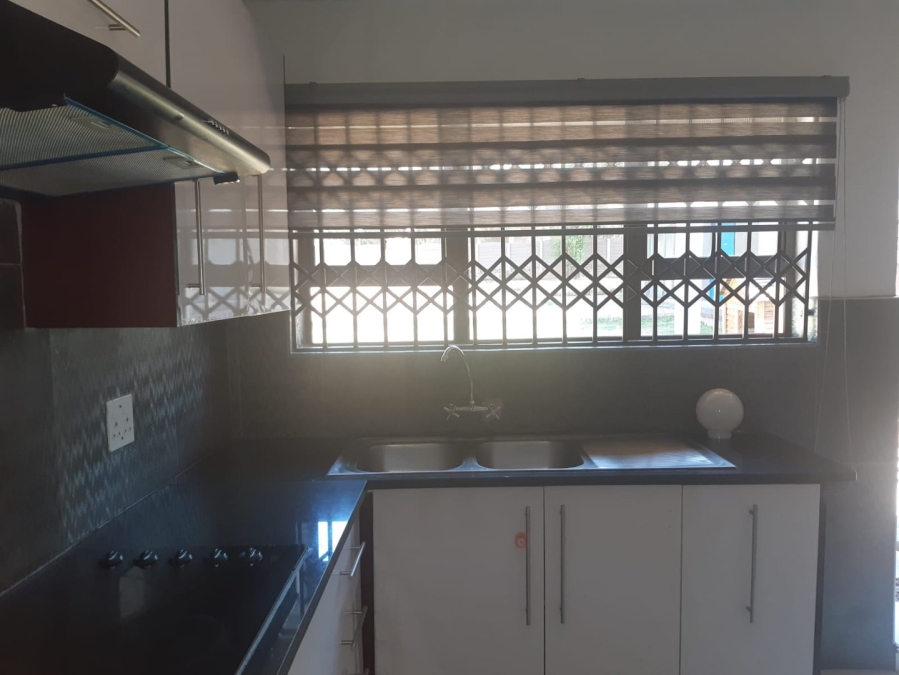 4 Bedroom Property for Sale in Mondeor Gauteng
