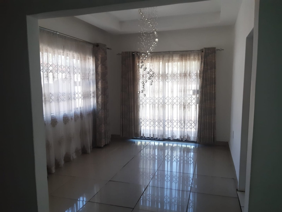 4 Bedroom Property for Sale in Mondeor Gauteng