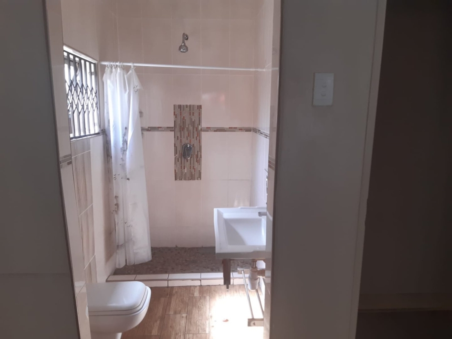 4 Bedroom Property for Sale in Mondeor Gauteng