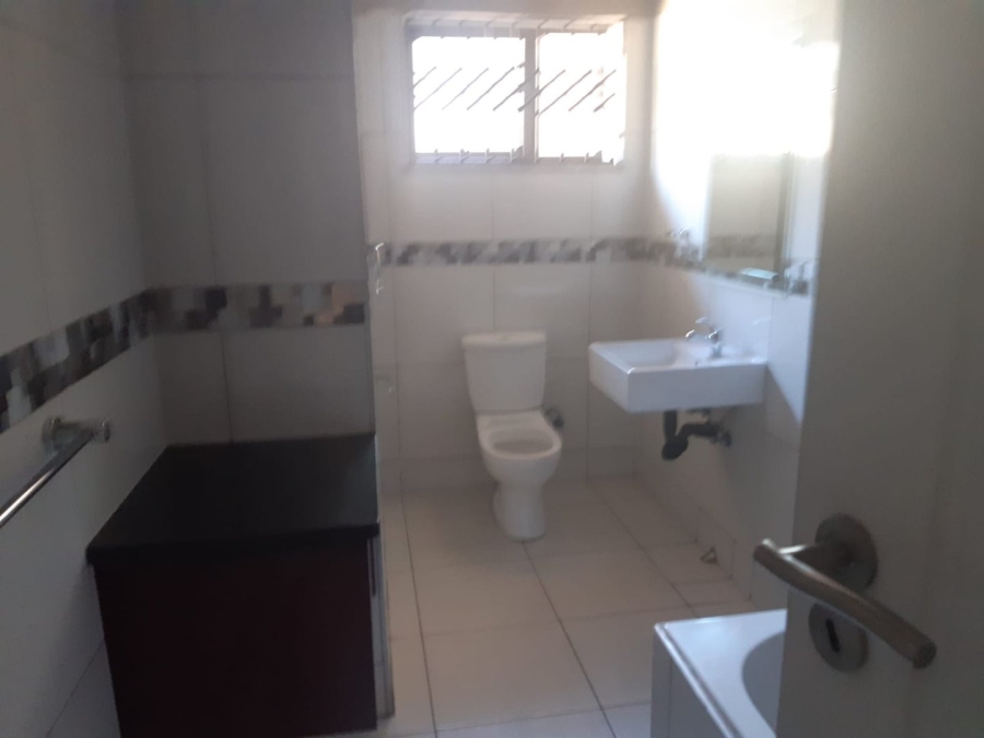 4 Bedroom Property for Sale in Mondeor Gauteng