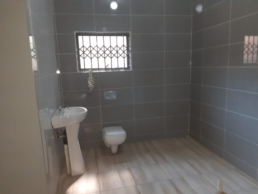 4 Bedroom Property for Sale in Mondeor Gauteng