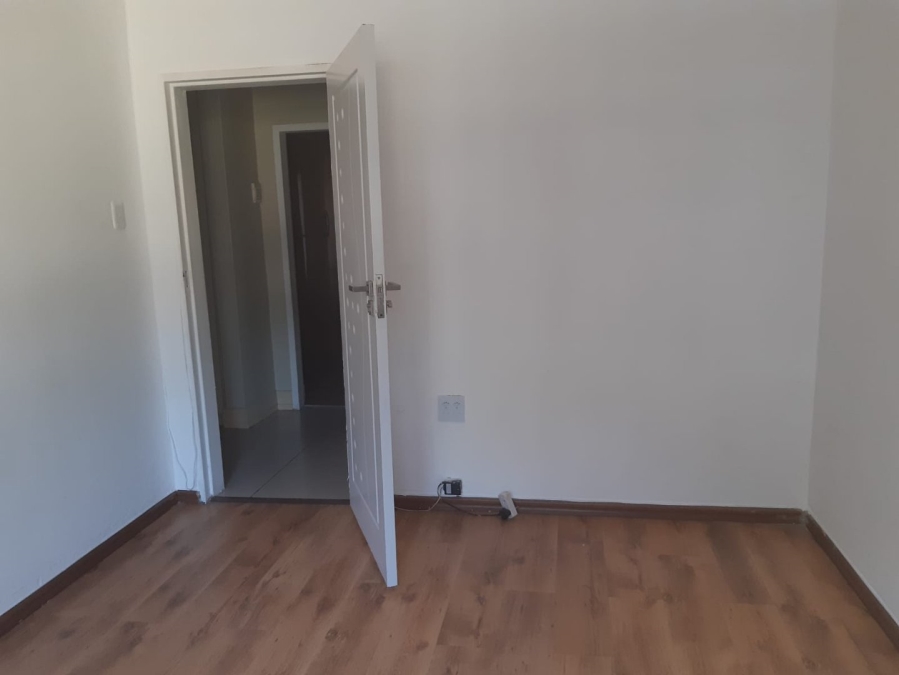 4 Bedroom Property for Sale in Mondeor Gauteng