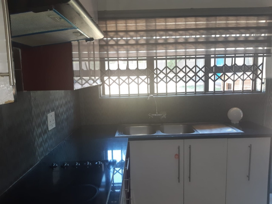 4 Bedroom Property for Sale in Mondeor Gauteng