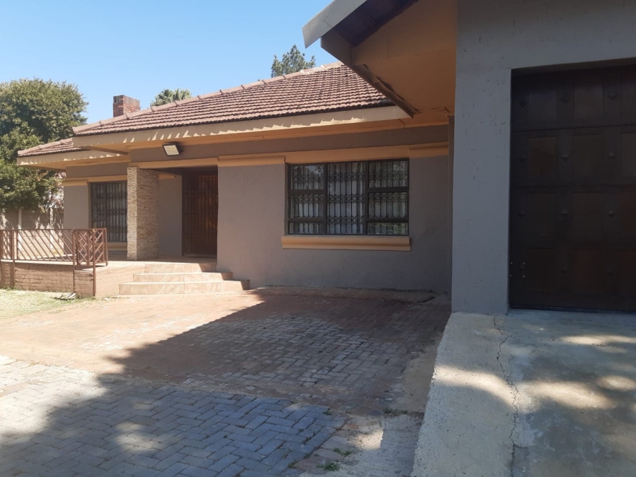 4 Bedroom Property for Sale in Mondeor Gauteng