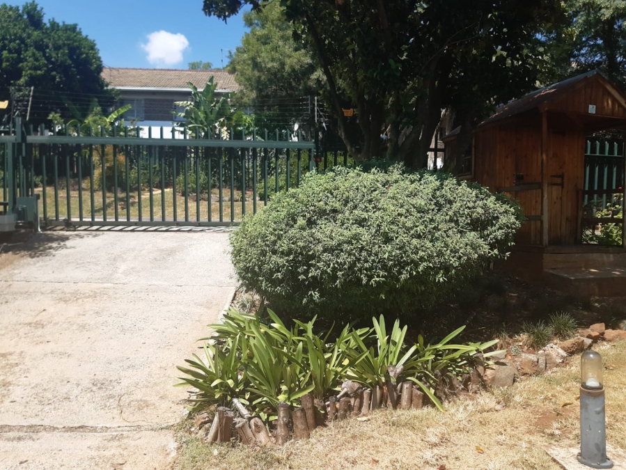 4 Bedroom Property for Sale in Mondeor Gauteng