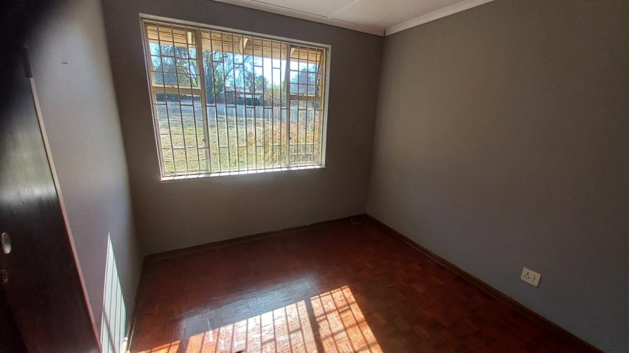 4 Bedroom Property for Sale in Mondeor Gauteng