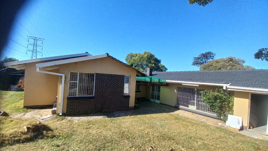 4 Bedroom Property for Sale in Mondeor Gauteng