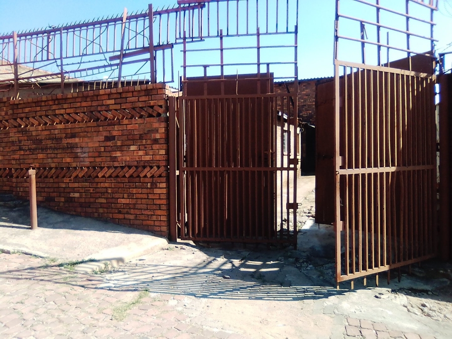 To Let Commercial Property for Rent in Mqantsa Gauteng