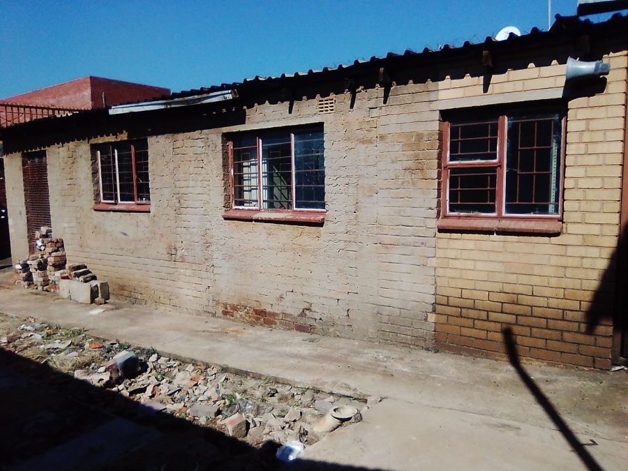 To Let Commercial Property for Rent in Mqantsa Gauteng