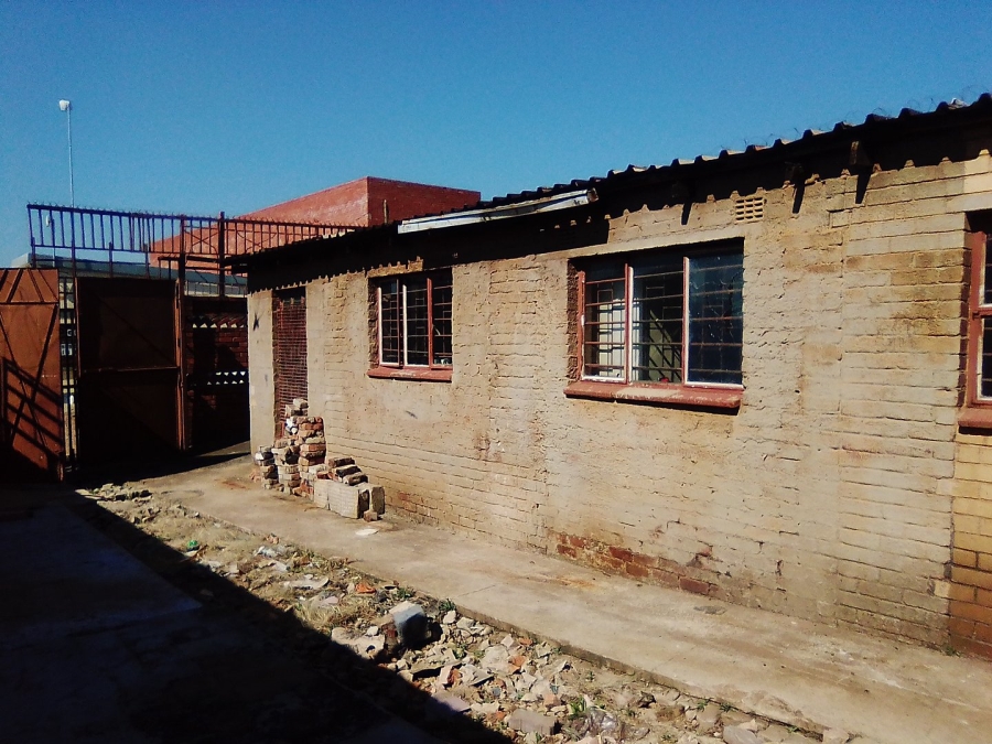 To Let Commercial Property for Rent in Mqantsa Gauteng