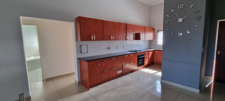 To Let 2 Bedroom Property for Rent in Ridgeway Gauteng