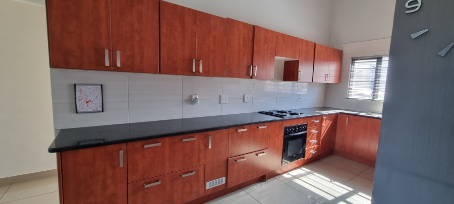 To Let 2 Bedroom Property for Rent in Ridgeway Gauteng