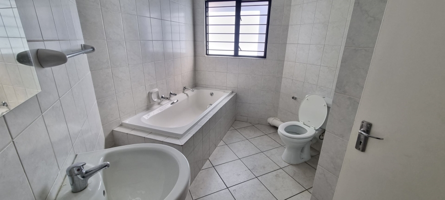 To Let 2 Bedroom Property for Rent in Ridgeway Gauteng