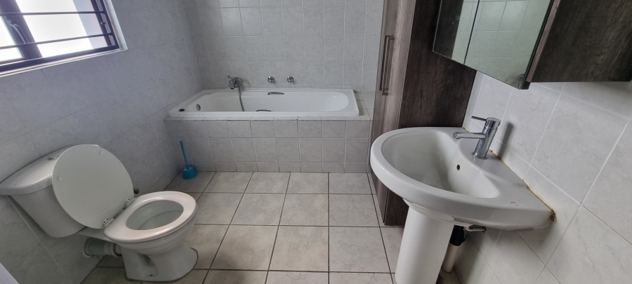 To Let 2 Bedroom Property for Rent in Ridgeway Gauteng