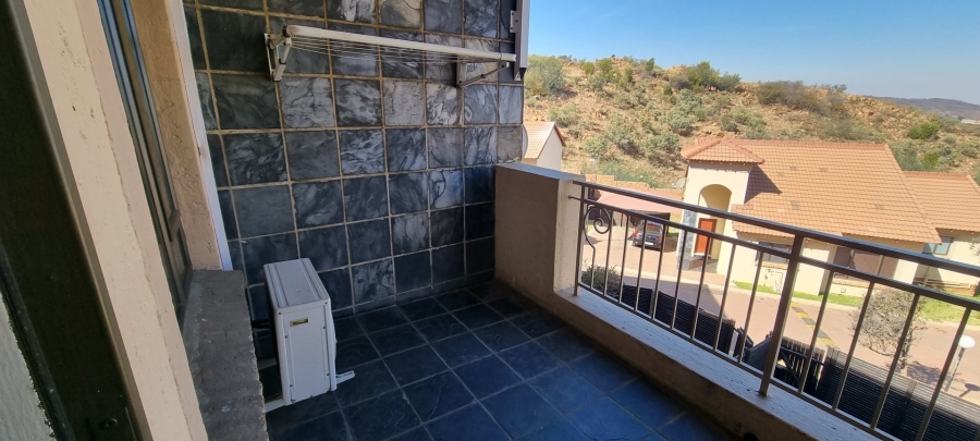 To Let 2 Bedroom Property for Rent in Ridgeway Gauteng