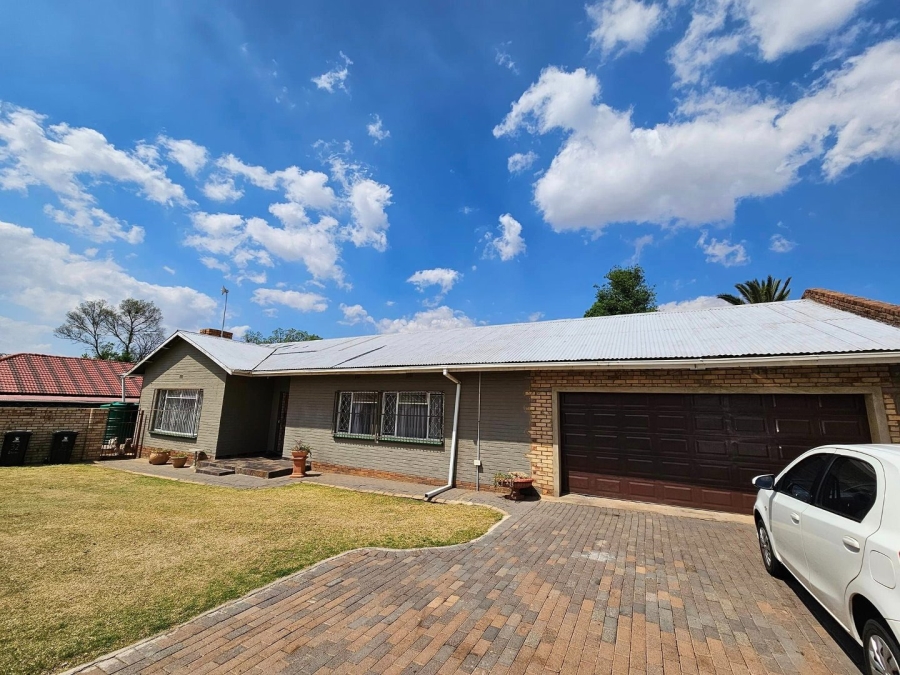 4 Bedroom Property for Sale in Noycedale Gauteng