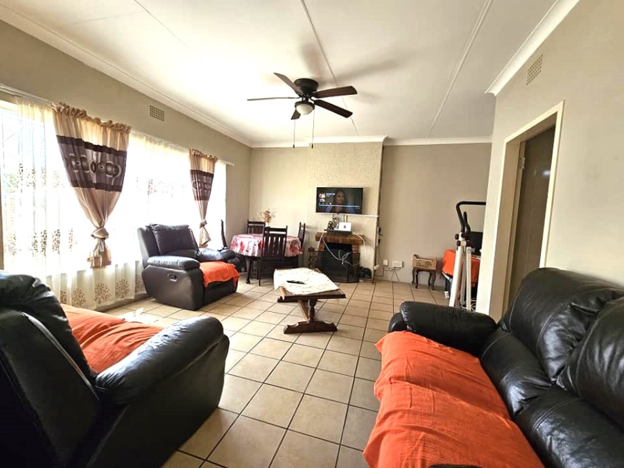 4 Bedroom Property for Sale in Noycedale Gauteng