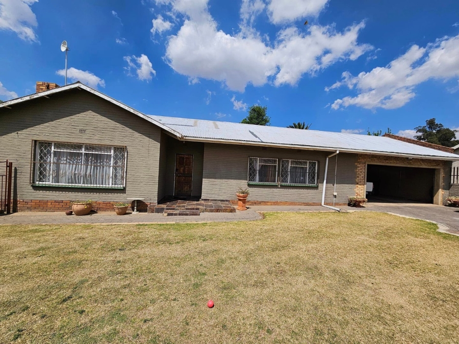 4 Bedroom Property for Sale in Noycedale Gauteng