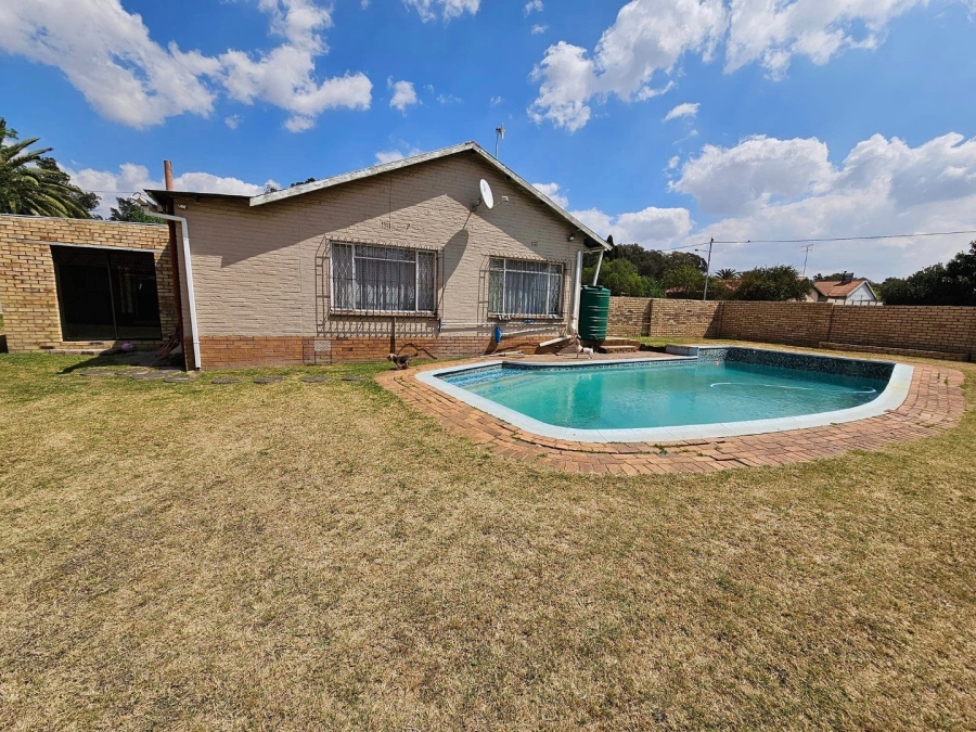 4 Bedroom Property for Sale in Noycedale Gauteng