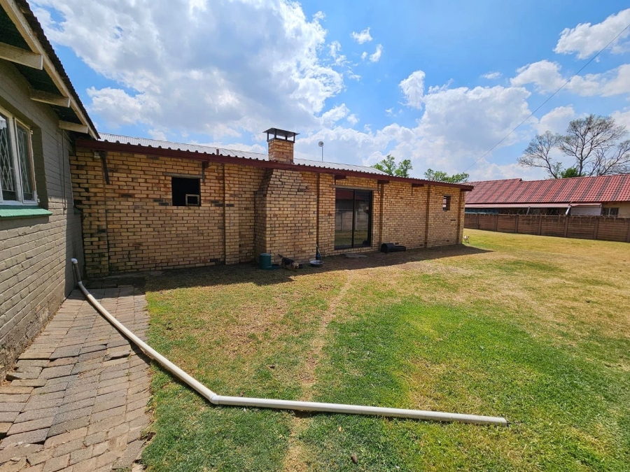 4 Bedroom Property for Sale in Noycedale Gauteng