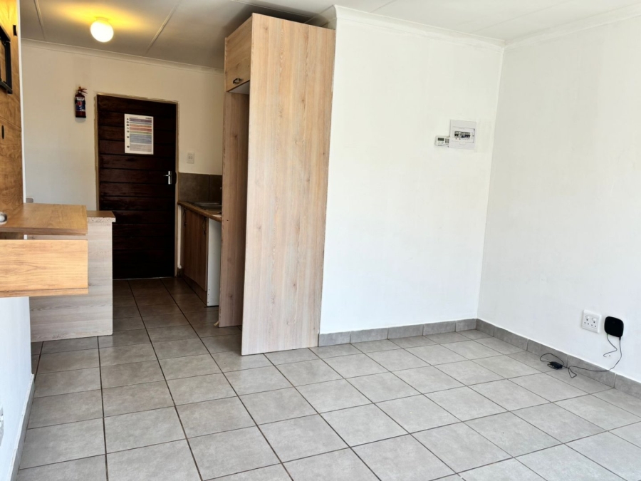 To Let 3 Bedroom Property for Rent in Sky City Gauteng