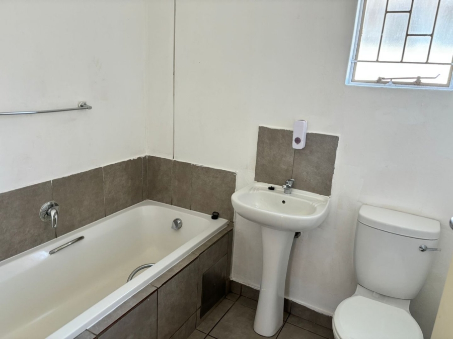 To Let 3 Bedroom Property for Rent in Sky City Gauteng