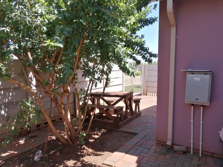 To Let 3 Bedroom Property for Rent in Sky City Gauteng