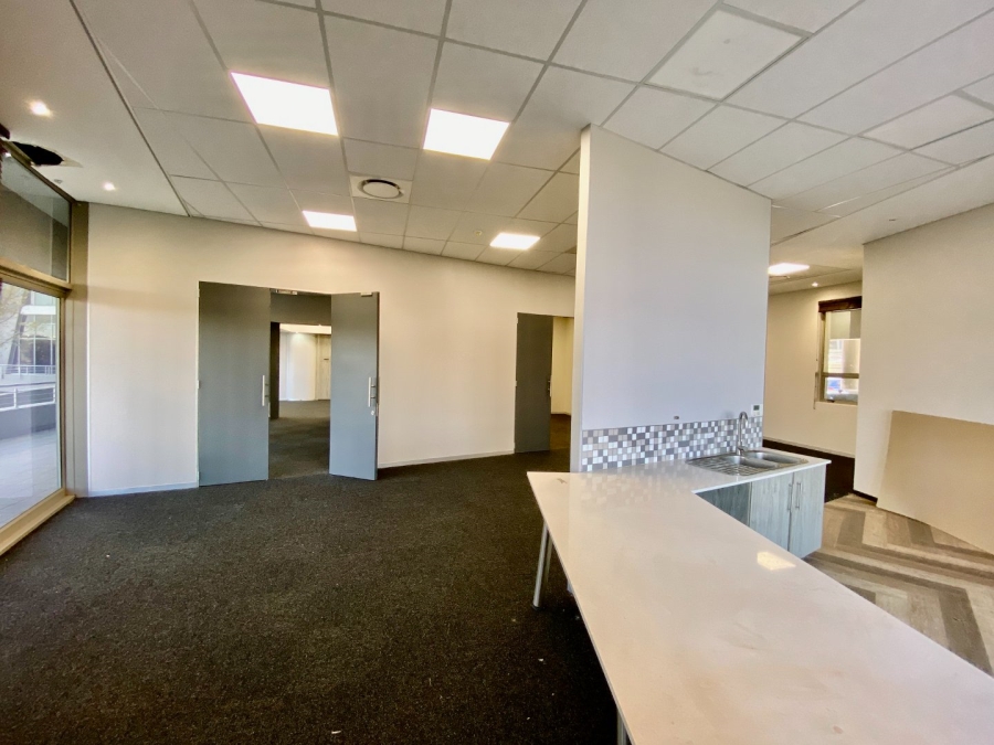 To Let Commercial Property for Rent in Doringkloof Gauteng