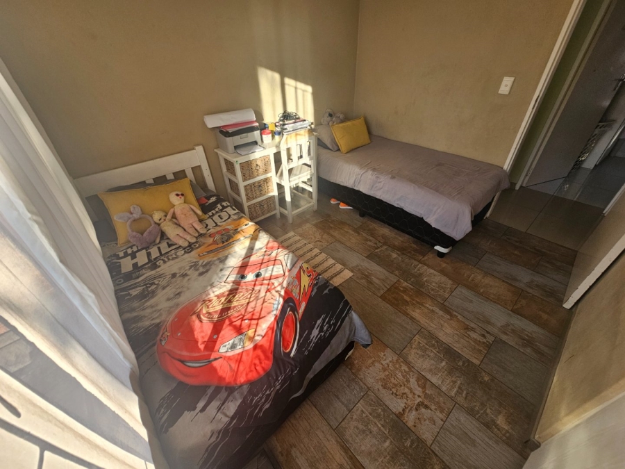 To Let 3 Bedroom Property for Rent in Heuwelsig Estate Gauteng