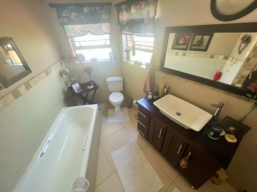3 Bedroom Property for Sale in Clubview Gauteng