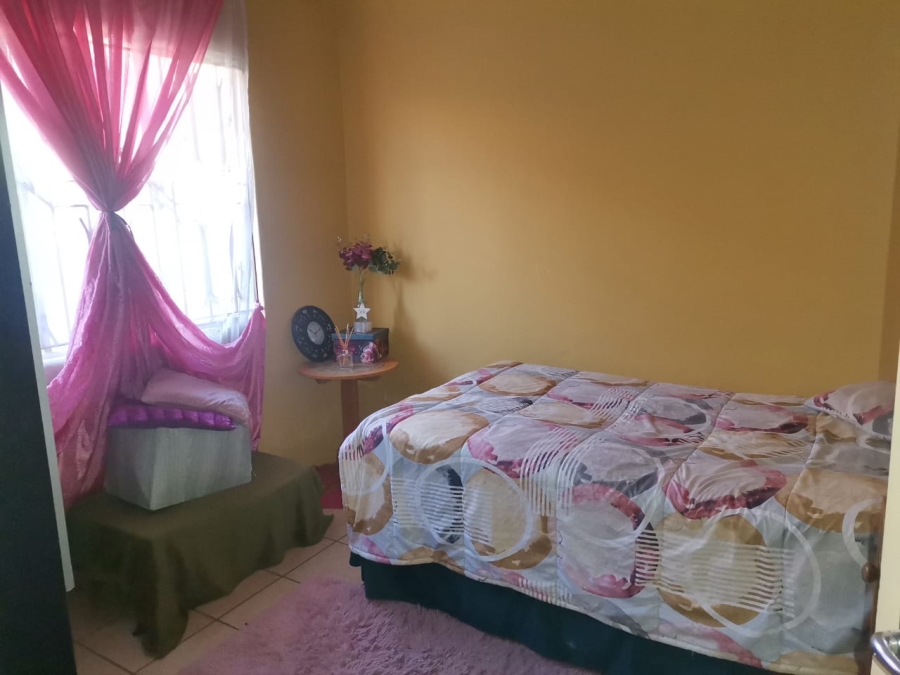 To Let  Bedroom Property for Rent in Clayville Gauteng