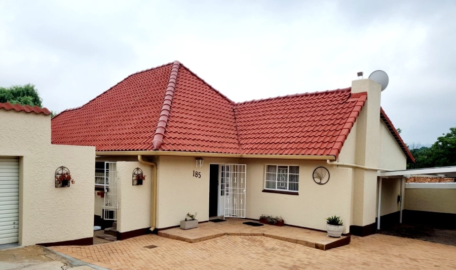 To Let 3 Bedroom Property for Rent in Mondeor Gauteng