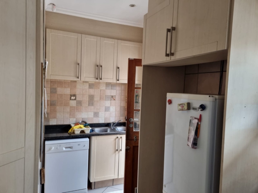 To Let 3 Bedroom Property for Rent in Mondeor Gauteng