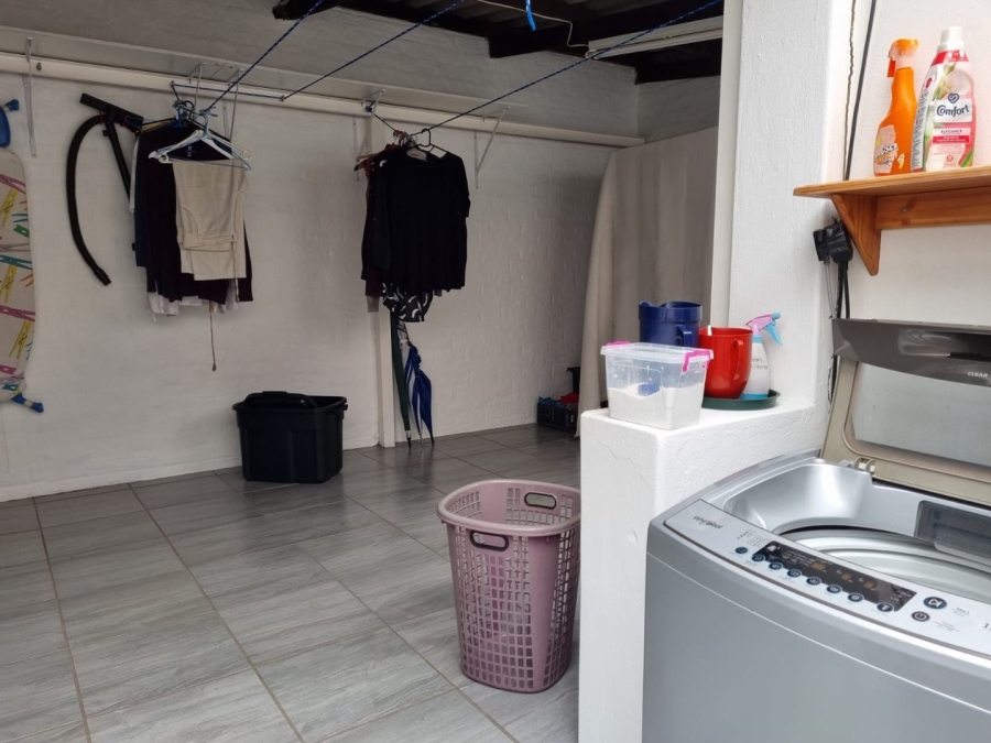 To Let 3 Bedroom Property for Rent in Mondeor Gauteng