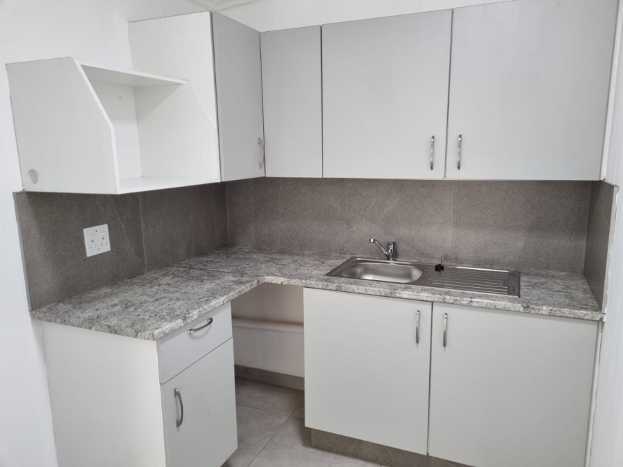 To Let 3 Bedroom Property for Rent in Mondeor Gauteng