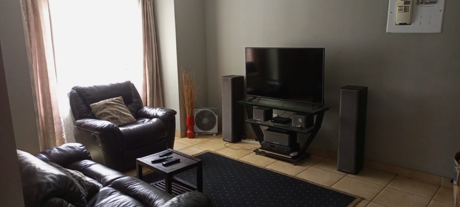 To Let 2 Bedroom Property for Rent in Castleview Gauteng
