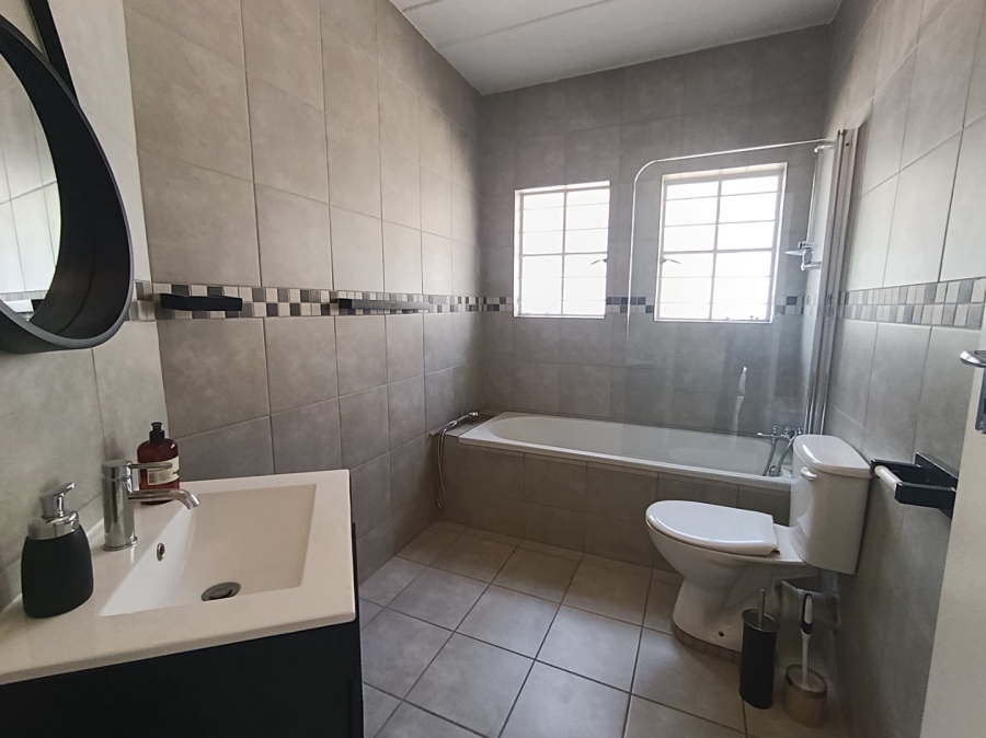 3 Bedroom Property for Sale in Houghton Estate Gauteng