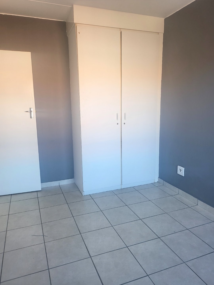 To Let 2 Bedroom Property for Rent in Vorna Valley Gauteng