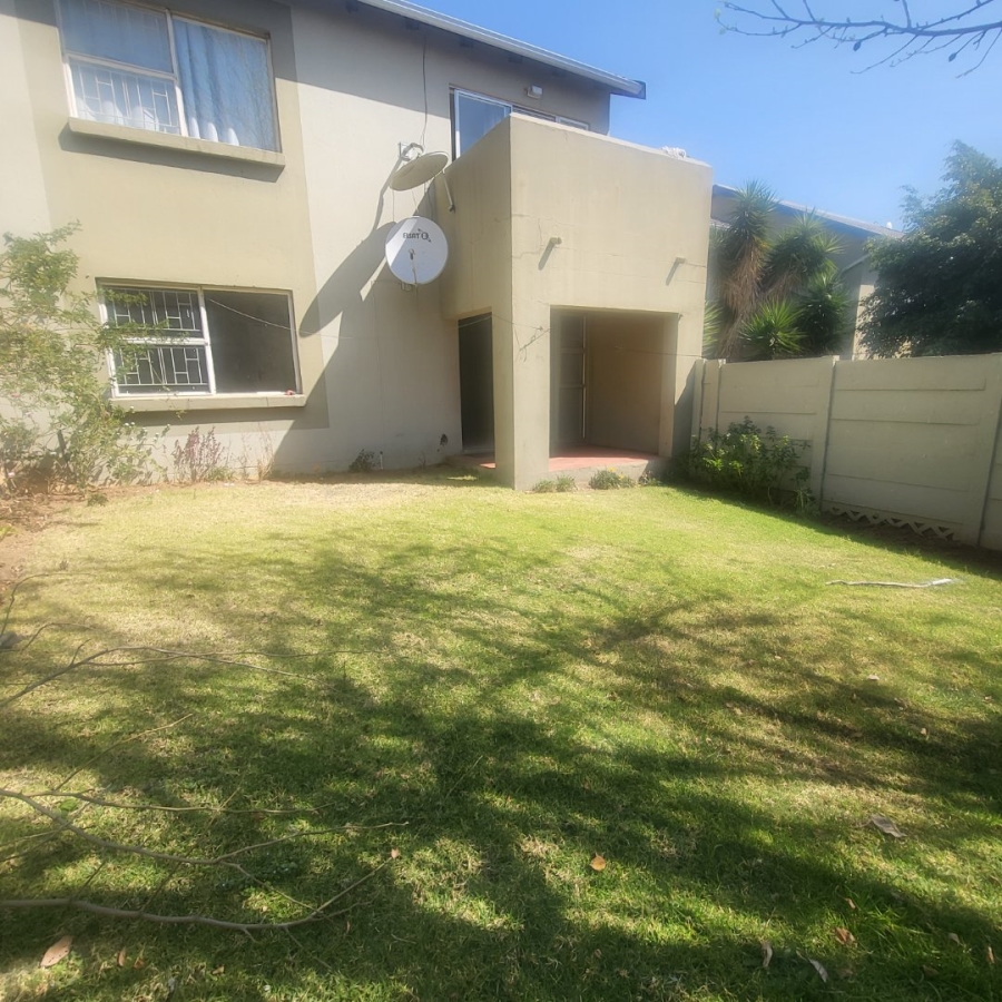 To Let 2 Bedroom Property for Rent in Vorna Valley Gauteng