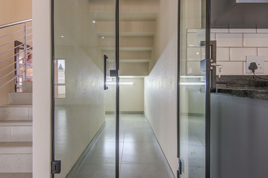 To Let 4 Bedroom Property for Rent in Bartlett Gauteng