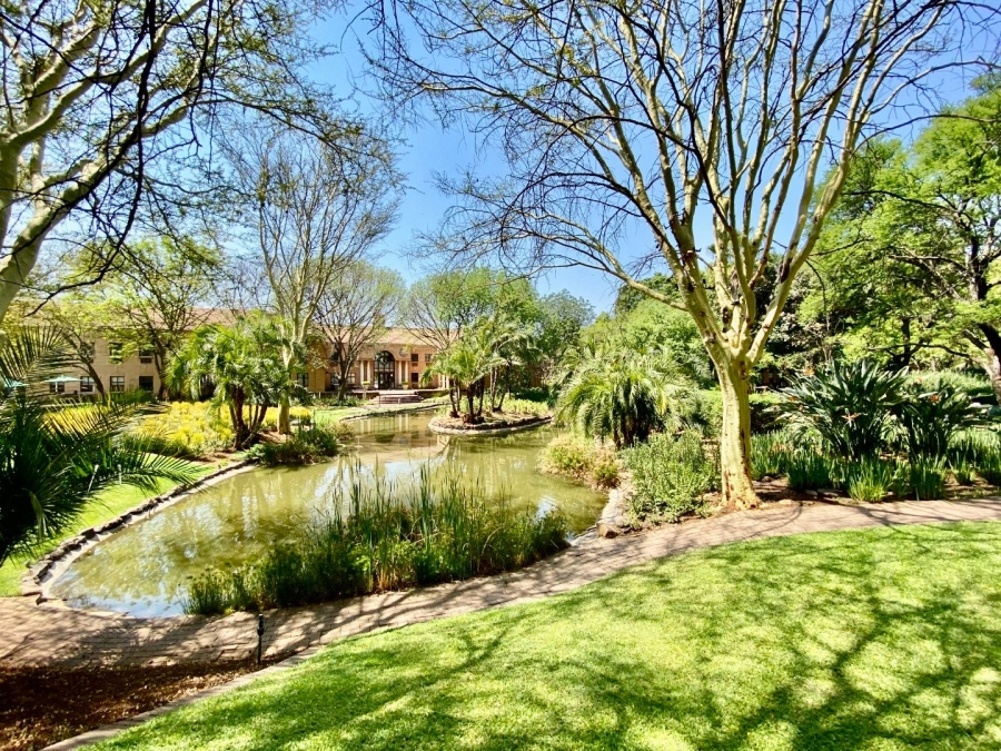 To Let Commercial Property for Rent in Faerie Glen Gauteng