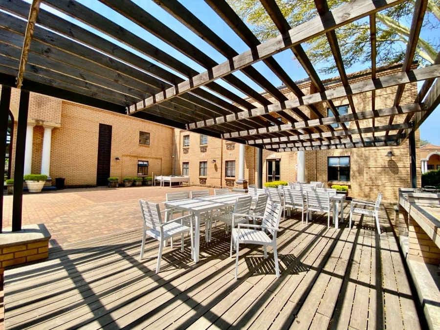 To Let Commercial Property for Rent in Faerie Glen Gauteng