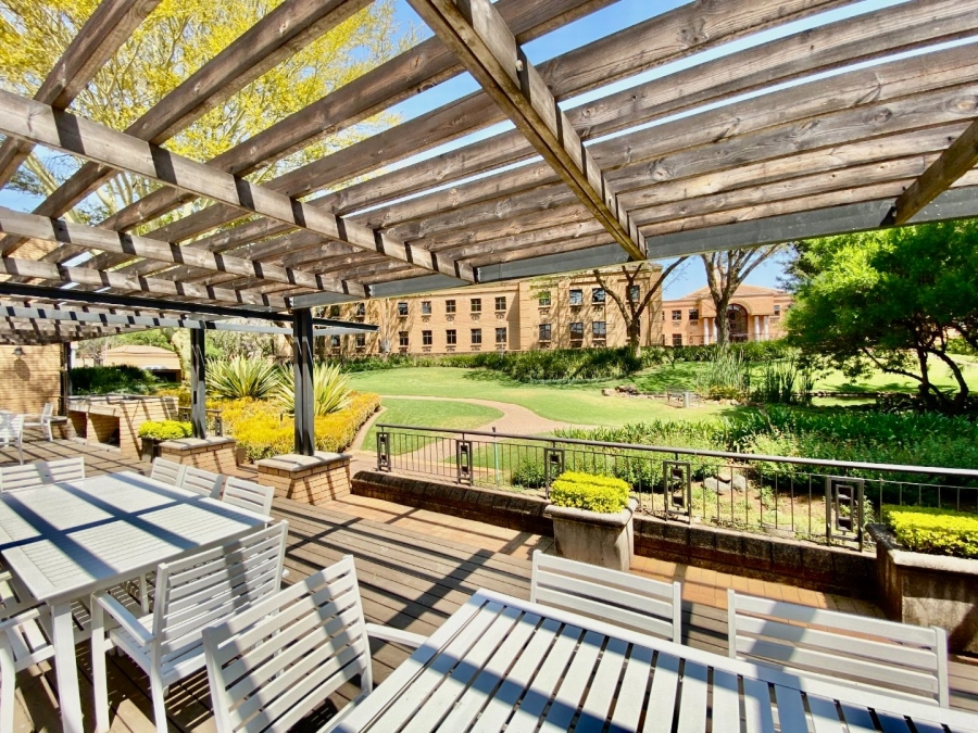 To Let Commercial Property for Rent in Faerie Glen Gauteng